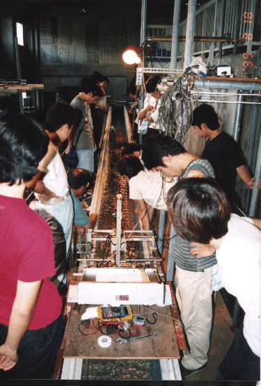 \resizebox{!}{\textwidth}{\includegraphics{photo4.eps}}