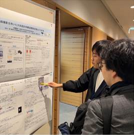 男性の写真のコラージュ
AI によって生成されたコンテンツは間違っている可能性があります。